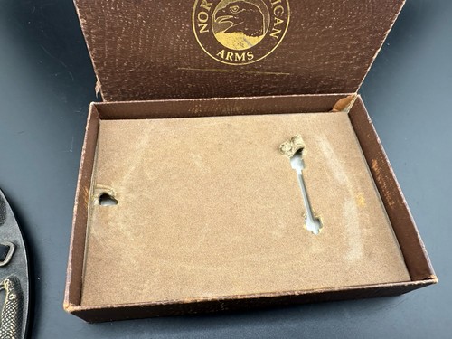 Funda Derringer con hebilla de cinturón NAA North American Arms de colección con caja - Imagen 12 de 22