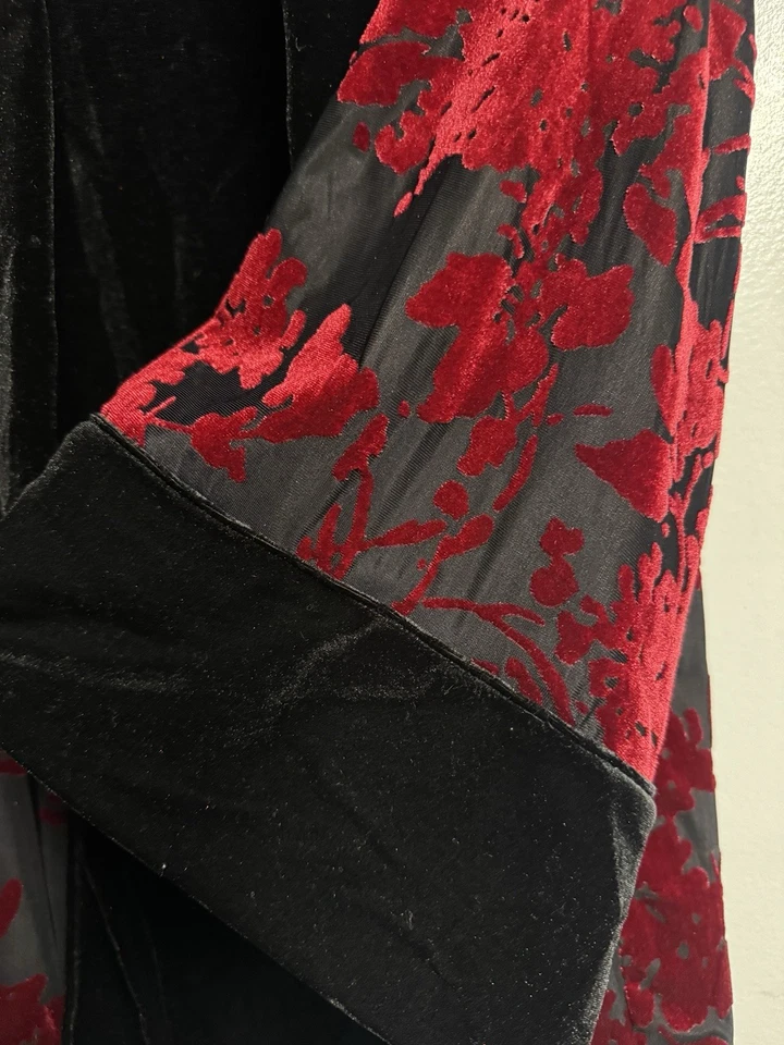 Chico’s 双面天鹅绒和服旅行者尺寸 2 12/14 红色黑色倦怠花卉 — 第 2/4 张图片