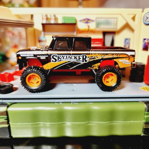 Diecast 1968 Dodge D200. Skyjacker. Loose. 1:64. Matchbox.