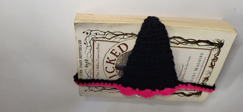 Crochet Book thong Bookmark - Picture 2 of 4