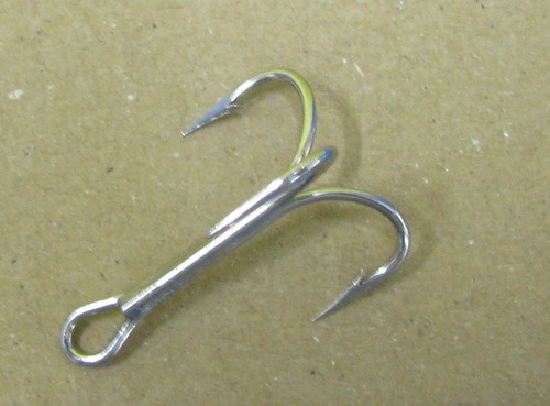VMC Treble Size 2 Fish Hooks Nickel Finish 50 Count Box 9617 NI 2 - Picture 2 of 2