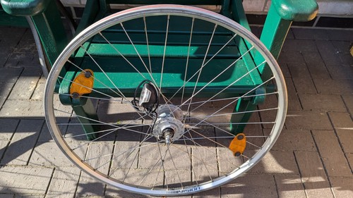 Laufrad vorne 28 Zoll Nabendynamo Shimano mit LED Beleuchtung Scheinwerfer