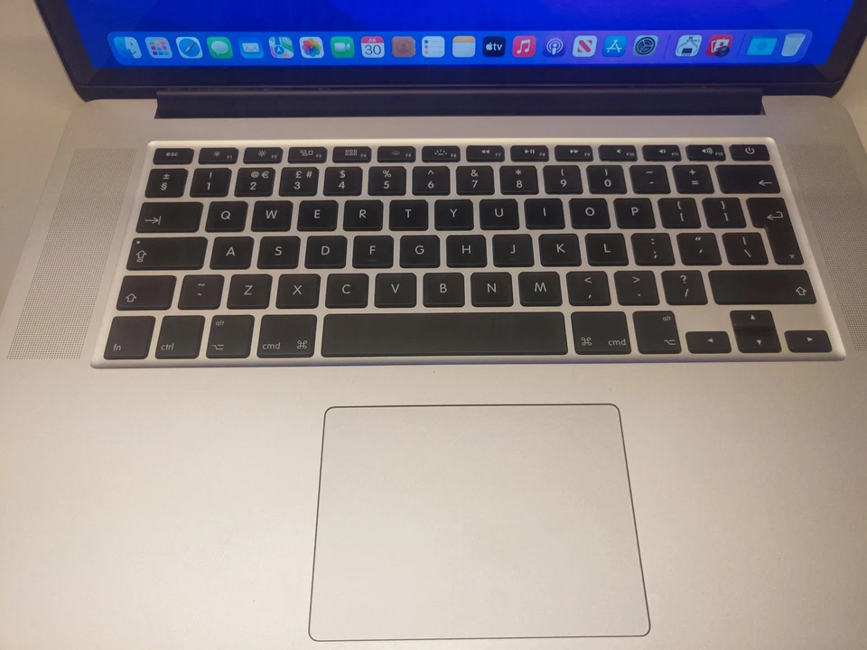 MacBook Pro Retina 15" 2015 | Radeon GPU 1TB SSD 16GB RAM 2.5GHz i7 | MS Office - Image 3 of 4