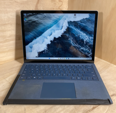 Microsoft Surface Laptop 2 Core i5-8250U@1.8GHz/8GB RAM