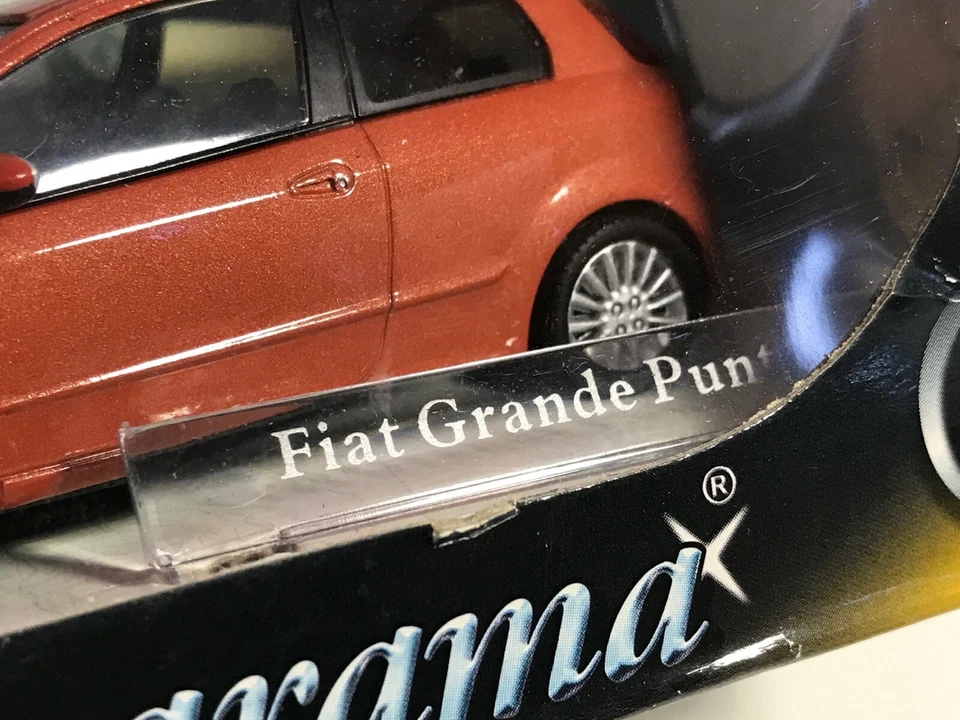 Cararama FIAT GRANDE PUNTO Naranja Diecast Coleccionable Escala 1/43 Foto 2 de 4