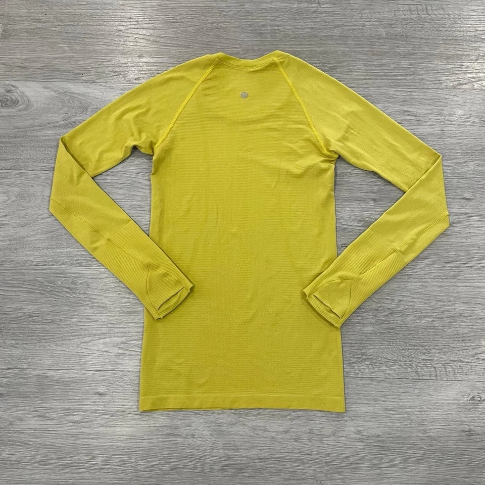Lululemon Women’s Size 4 Swiftly Tech Long Sleeve Shirt 2.0 Yellow Pear Gym - Imagem 2 de 4