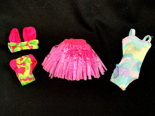 VTG 1990 Barbie Hawaiian Fun 5940 Bath Time Fun 9601 Grass Skirt, 2 Swimsuits