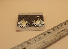 Hypoallergenic Fashion Golden Flower Dangle Earrings NWT