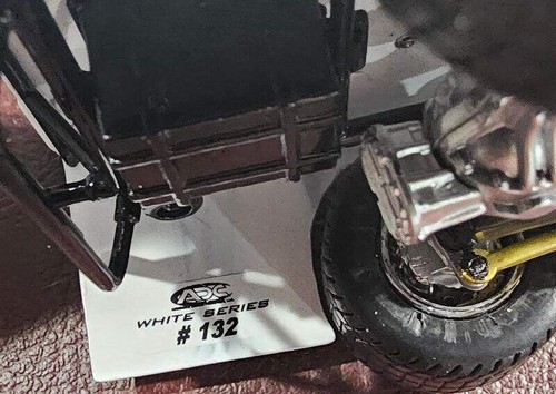 2022 TYLER CARPENTER #28 Mike's Tree Svc 1/24 ADC Autographed Late Model 132/350 - Picture 4 of 4