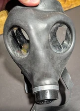 Vintage Gas Mask w/ Zivilschutzfilter 68 Filter German