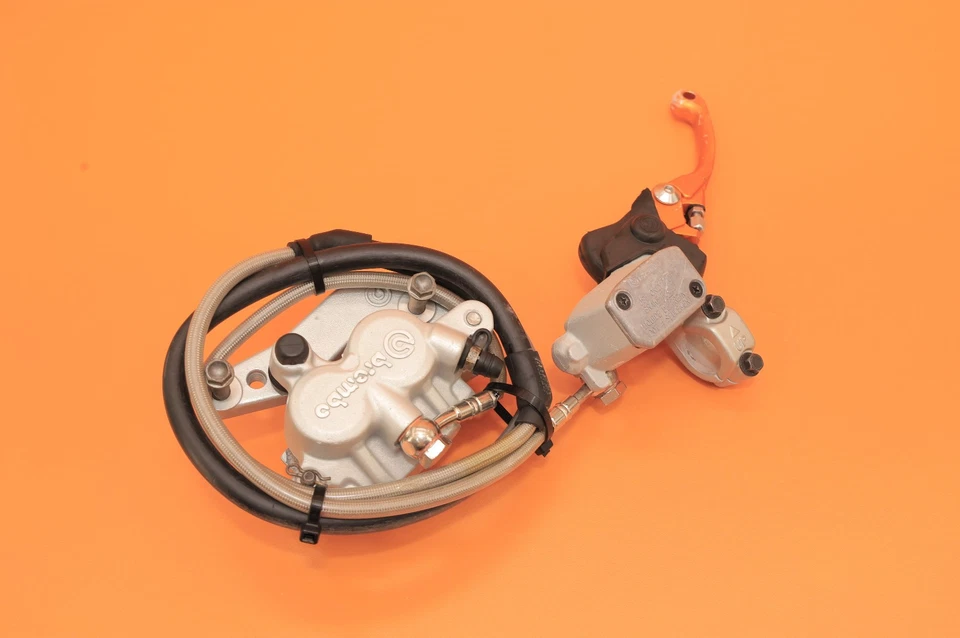 2006 00-11 KTM 300 XC 原始设备制造商前制动卡钳支架主缸软管杆 — 第 2/4 张图片