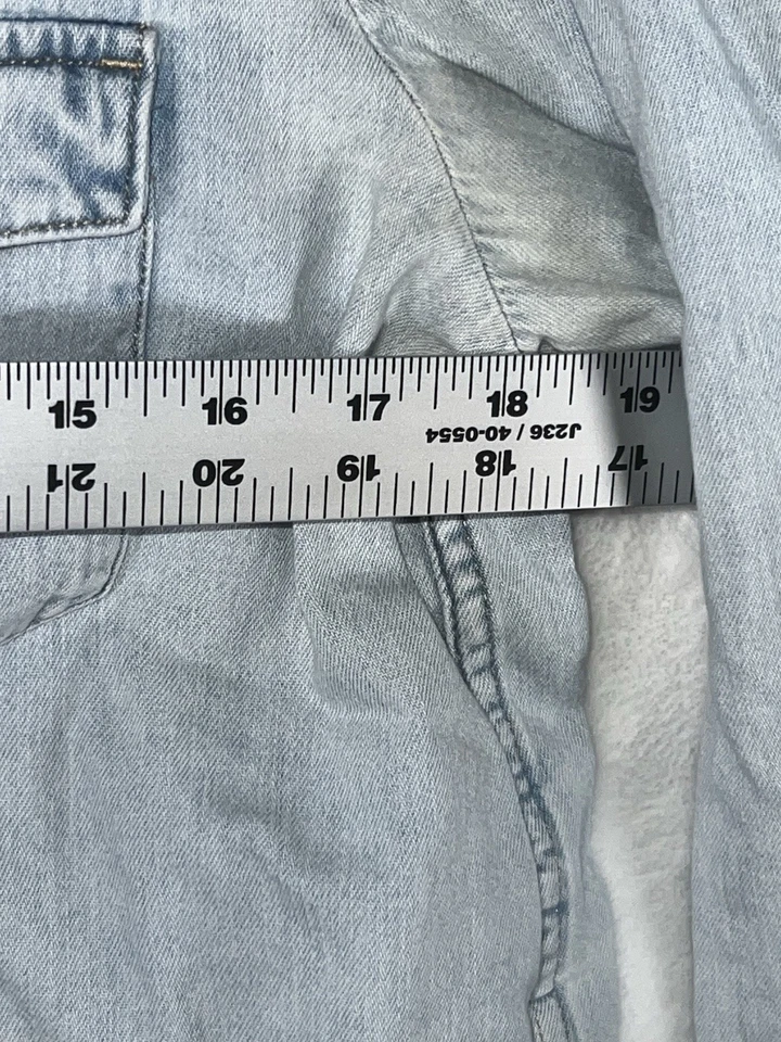 Camisa de mezclilla a presión Levi’s Western Pearl para mujer talla L lavado claro rodeo estilo de colección Foto 4 de 4