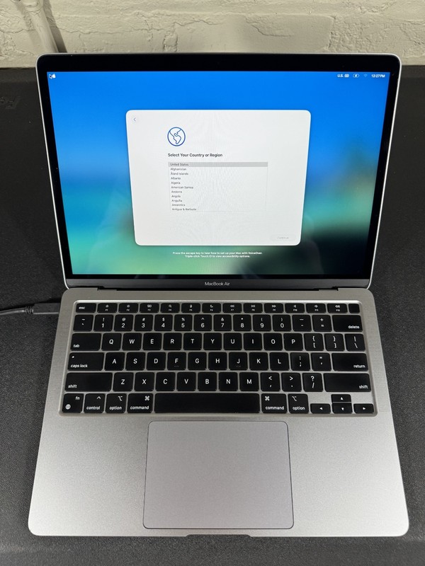 Apple MacBook Air A2337 13" M1 8C/7C 16GB 256GB macOS | READ