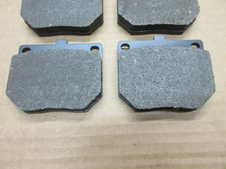 Pastillas de freno de disco vintage NOS 41060-01W26 para camioneta Nissan 720 A1 1981-1983 Foto 3 de 4