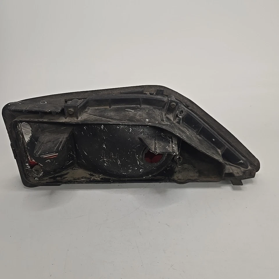 Conjunto de lámpara de luz trasera de pasajero Camaro LH 1974-77 con bisel Foto 3 de 4