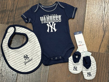 New York Yankees MLB Infant Boys' Bodysuit, Bib  Booties Size Newborn - NWT