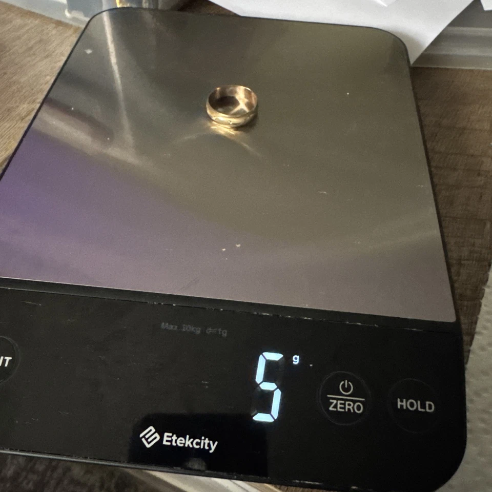 Size 10.5/11 Wedding Band 14k Gold For Men Weight 5grams - Image 3 of 3