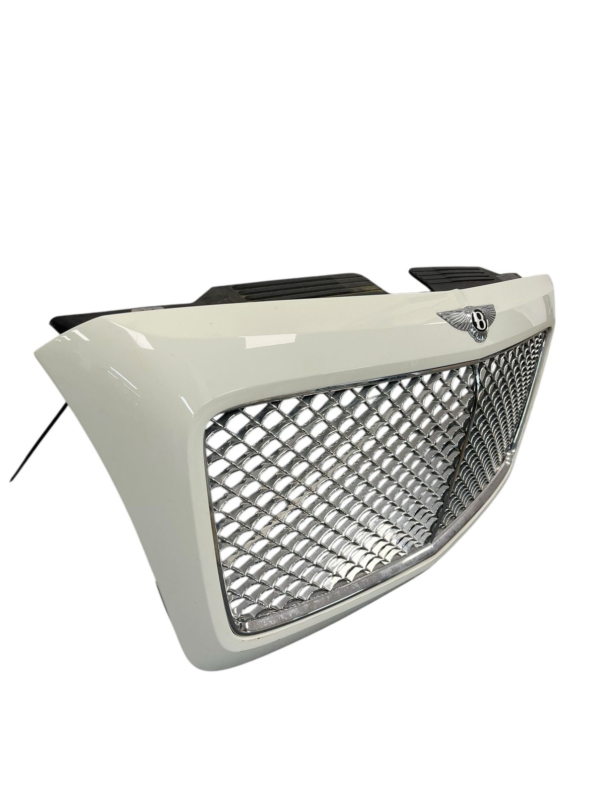 2015-2020 BENTLEY BENTAYGA Front Bumper Upper Radiator Grill w/ Camera *Cracks*