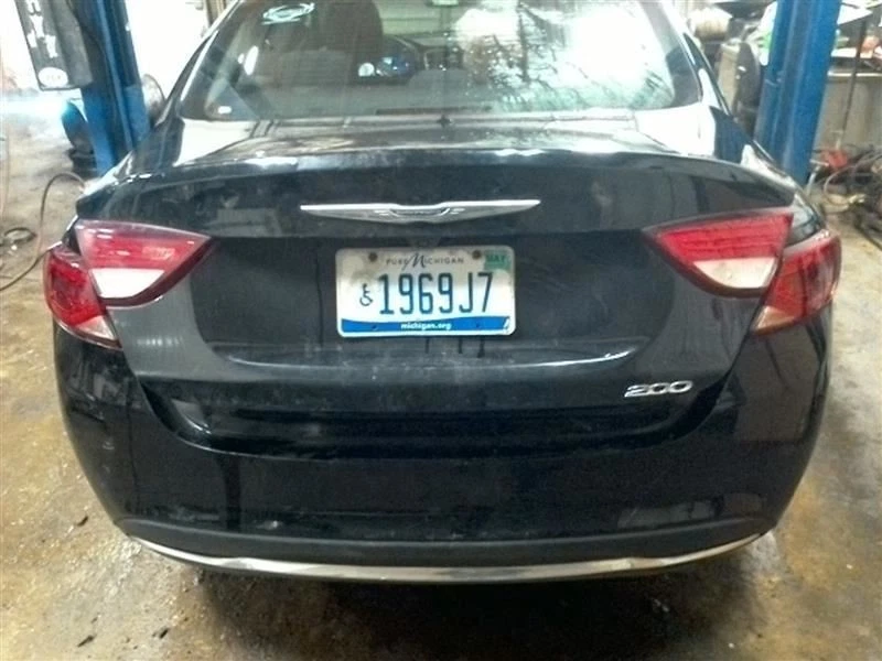 Passenger Right Front Spindle/Knuckle Sedan Fits 15-17 200 10196226 - Image 4 of 4