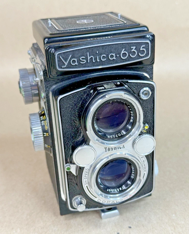 Cámara TLR de formato medio Yashica modelo 635 utiliza película 120-SIN PROBAR Foto 2 de 4