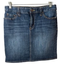 Tommy Hilfiger dark wash mini denim in size 6. EUC Y2k grunge Jean Skirt