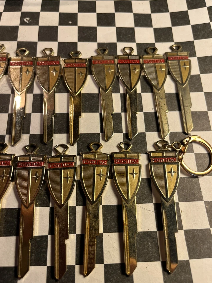 Pontiac Firebird Trans Am GTO Judge Original Llave Antigua En Blanco Chapado en Oro Leer Foto 4 de 4