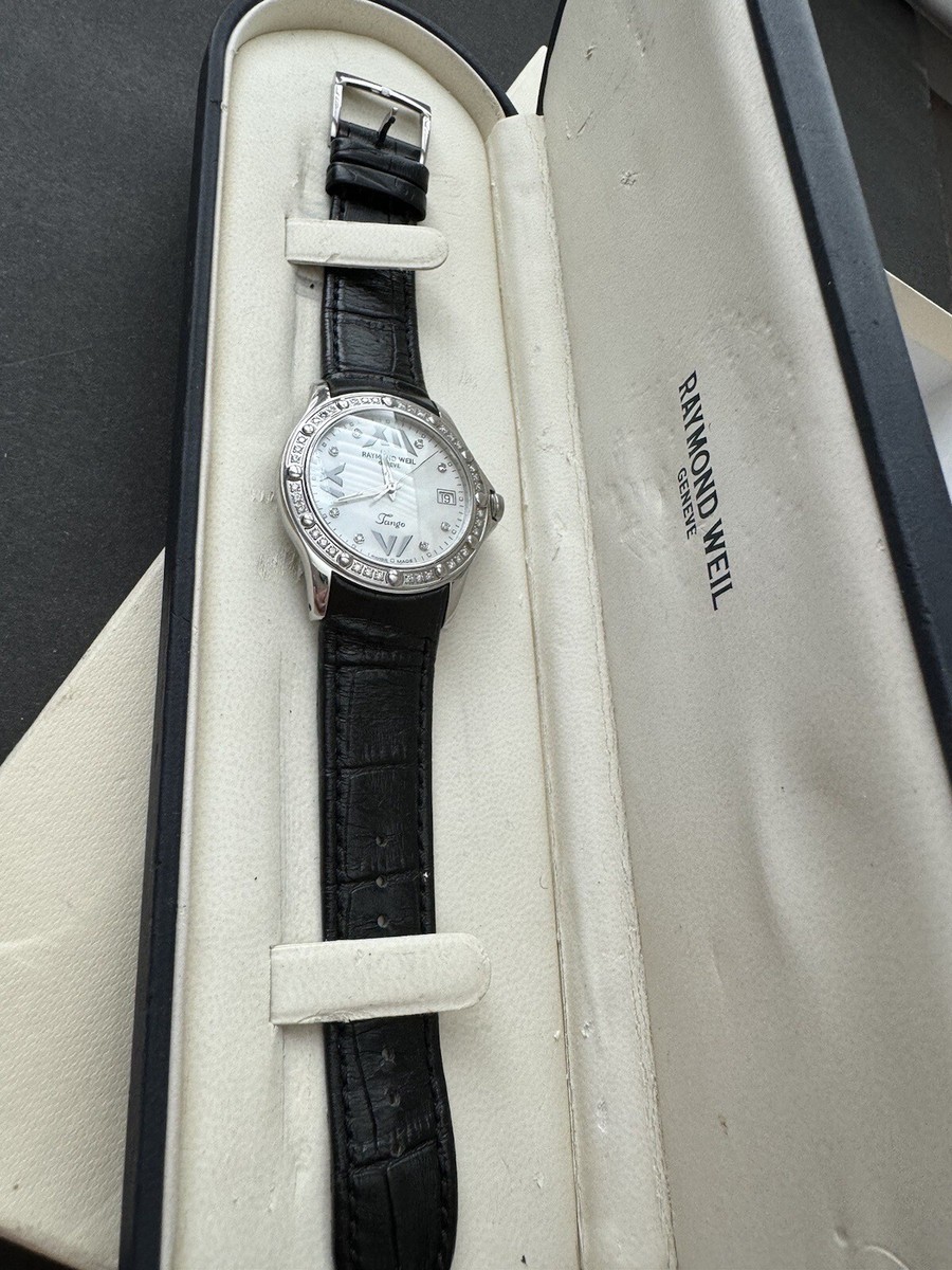 Vintage Raymond Weil Women display picture 3