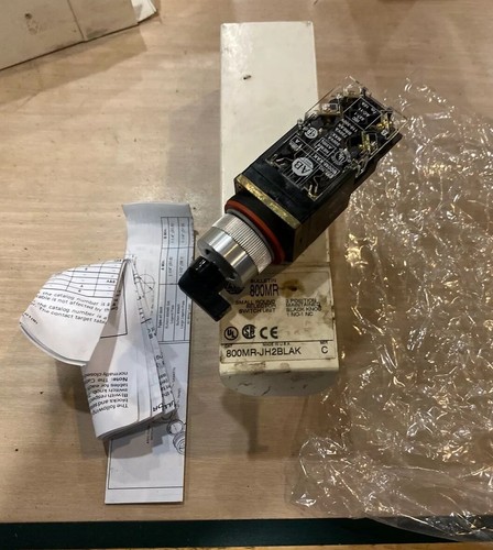 New Allen Bradley 800MR-JH2BLAK Ser. C Small Round Selector Switch Unit - 第 1/11 張圖片