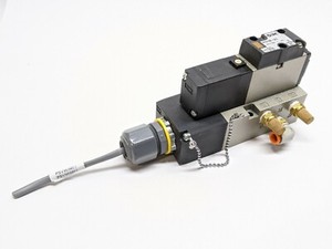 SMC VFS2100-5FZ Solenoid Valve w/ VFS2000 Plug In Type Manifold 4/5 Port
