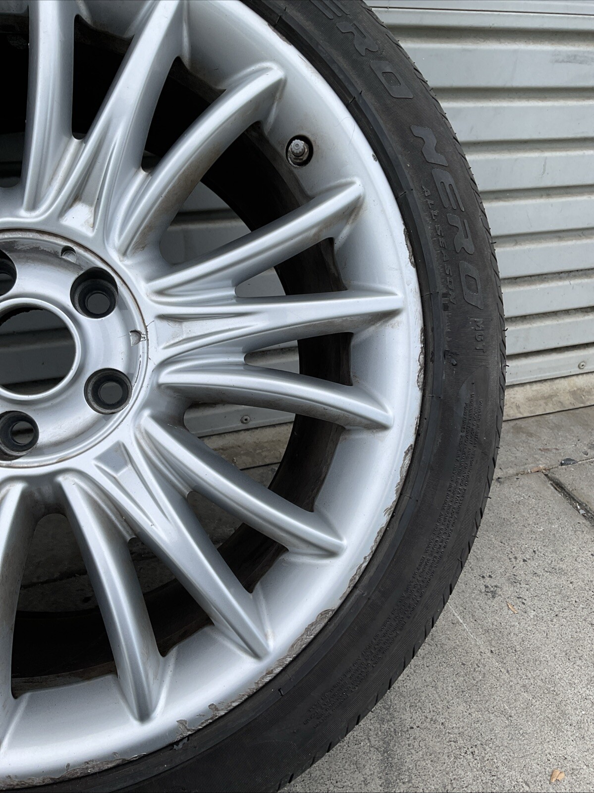 14-17 Maserati Quattroporte, Rear Wheel / Rim, Curb Rash, 19",  P/N 98015712 #1