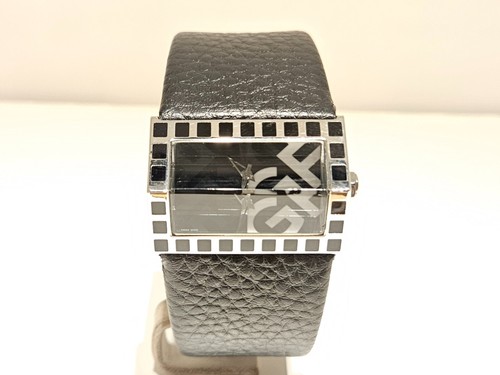RETRO RARE SWISS BEAUTIFUL TRIANGLE ST.STEEL LADIES MEN QUARTZ WATCH "GF FERRE" - Picture 6 of 22