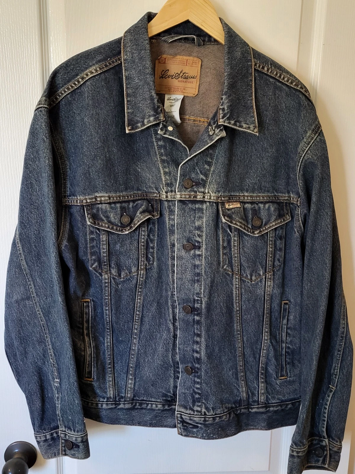 LEVI STRAUSS Signature Jean Jacket Unisex Sz L Blue Denim Trucker Distressed