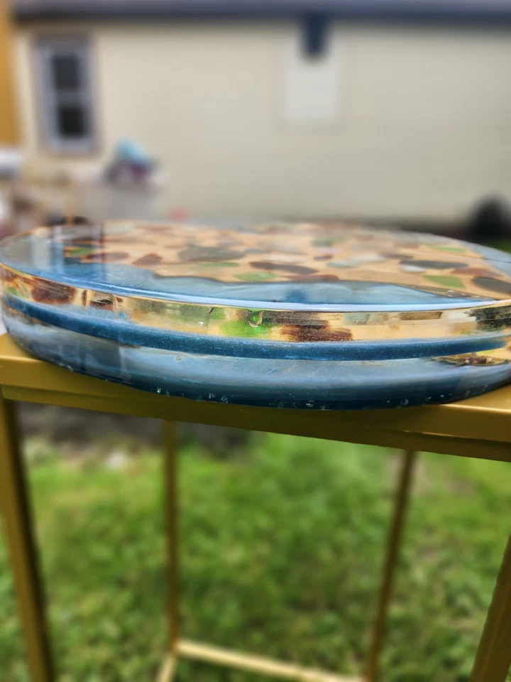 Mesa artesanal de resina y madera, Michigan Foto 4 de 4