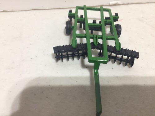John Deere 4955 Tractor w John Deere 5 Shank Subsoiler 1/64 Scale by Ertl - Picture 10 of 12