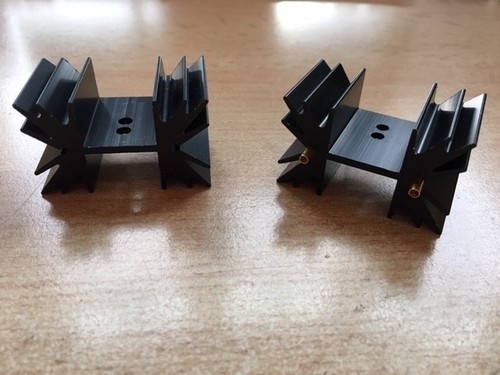 Supporto PCB estruso per dissipatore di calore 7,8 °C/W SOT-32 TO-3P TO-220 42 x 25,4 mm 5 pezzi Z113 - Foto 6 di 6