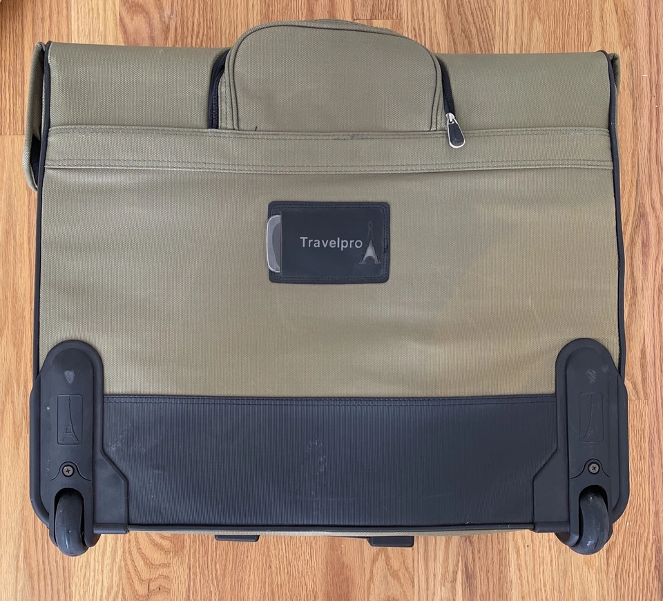 Travelpro Maxlite 5 Softside Carry-On Upright 2 Wheel Rolling Garment Bag 22"— - Image 2 of 4