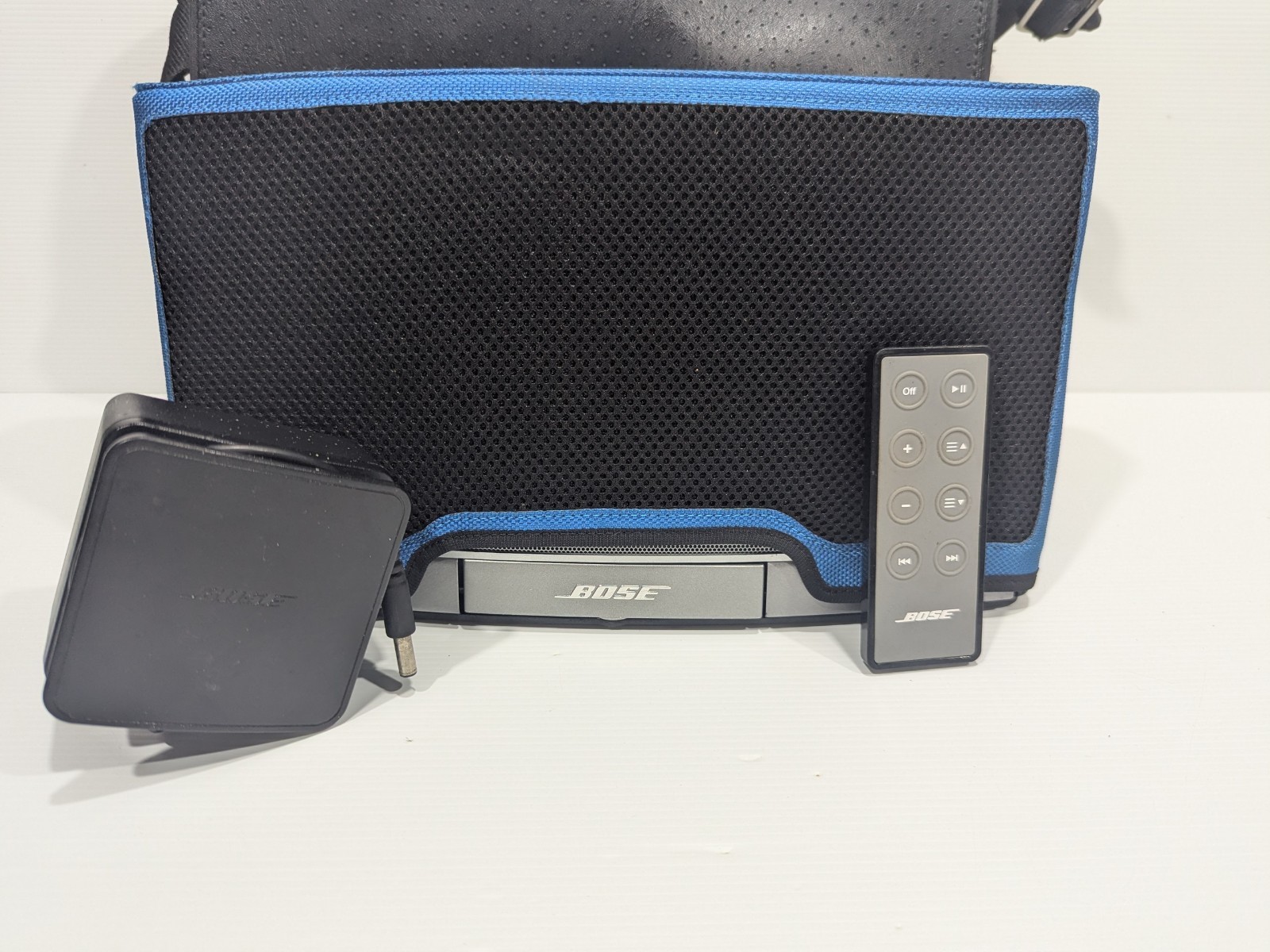 Bose SoundDock Portable Music System Inc Remote Power Supply OEMCarry Bag Tested