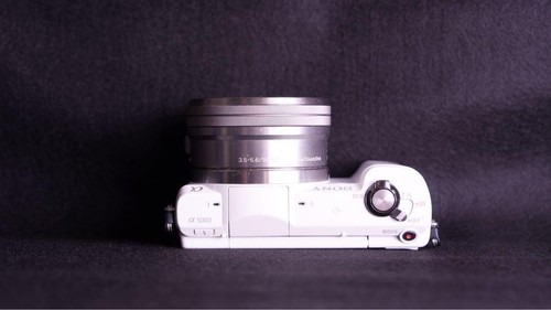 SONY α5000 White + 0.25m-0.30m φ40.5 Mirrorless Camera #M170 - Picture 3 of 3