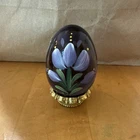 FENTON Glass Art Hand Painted Periwinkle Daisy Egg Signed W/ Sticker & Stand