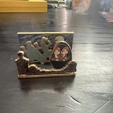 Disney 3D Diorama Pin Chip & Dale Haunted Mansion Hitchhiking Ghosts 2007