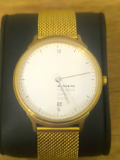 Mondaine Helvetica Unisex Armbanduhr Quarz Edelstahl Milanaise Gold Weiß Datum