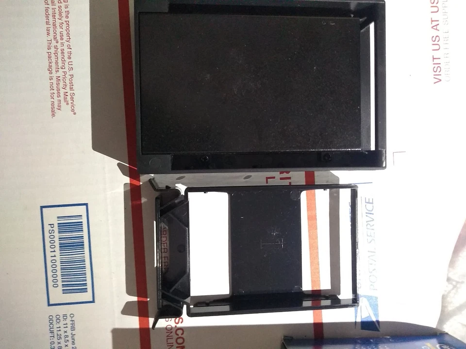 Vantec NexStar SE 2.5" to 3.5" SATA Hard Drive/SSD Converter - Image 4 of 4