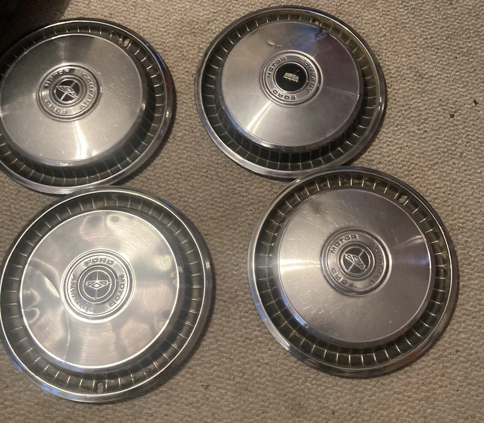 "Juego de 4 tapacubos Ford 1971-1989 15"" serie F-100 camión/furgoneta/coche usado" Foto 4 de 4