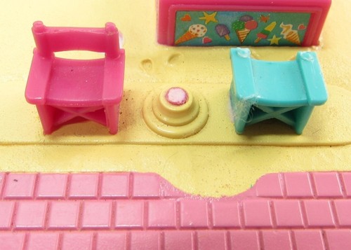 Polly Pocket Vintage 1993 Variation Beach Cafe Bluebird Toys - Picture 4 of 4