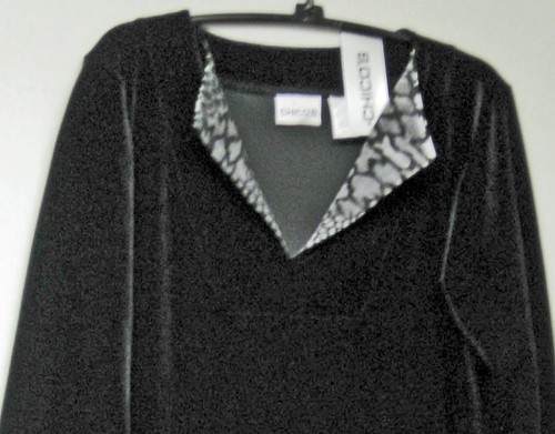 CHICO'S BASIC VELVET CLAUDIA TOP BLACK NWT $68 CHICOS SIZE 1 = 8/10 - Picture 2 of 2
