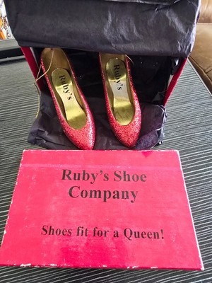 VTG 1996 Dorothy's Ruby Slippers Ornaments Wizard of Oz with Ruby's Shoe Co Box