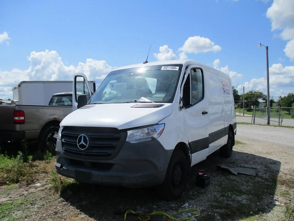 Used Right Exterior Door Handle fits: 2020 Mercedes-benz Mercedes sprinter 2500 - Image 2 of 4