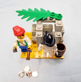 LEGO Pirates: Armada Sentry (6244) & Skeleton Crew (6232) 99.9% complete