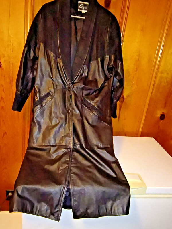 Vintage Women’s Global Identity G3 Trench Coat Size M