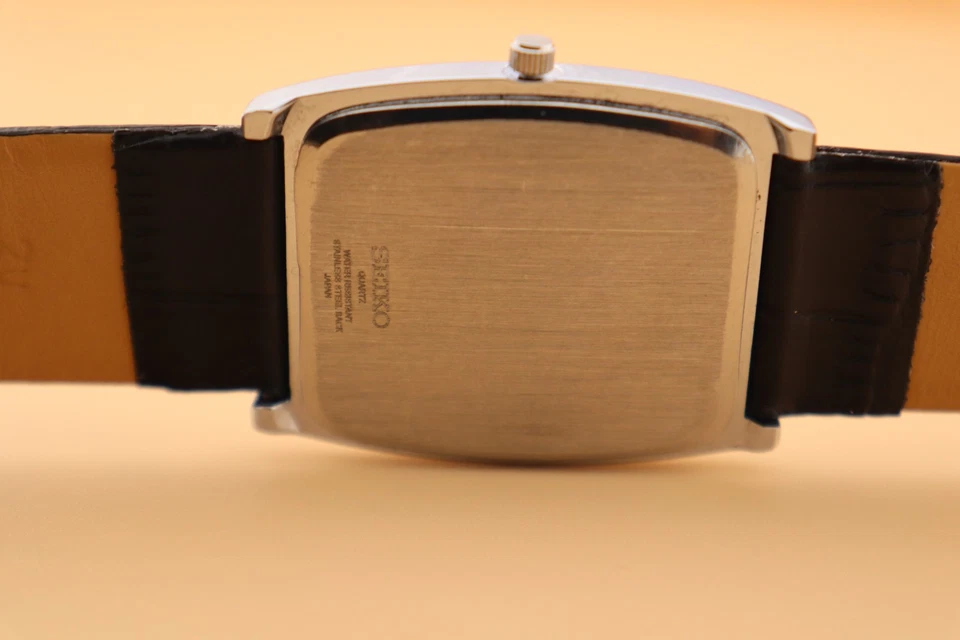 Reloj de cuarzo delgado vintage Seiko para hombre equipado con batería nueva - correa nueva Foto 4 de 4